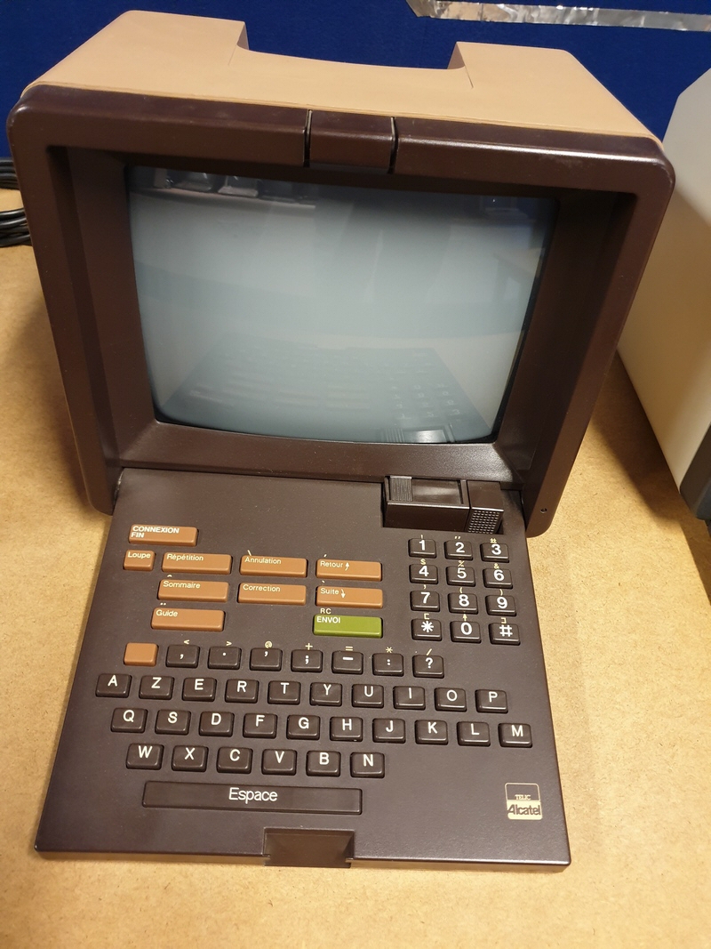 Minitel Version de Base (VB) clavier AZERTY